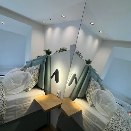 Arches House Private Parking *