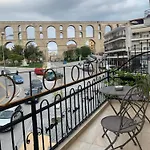 Arches House Private Parking